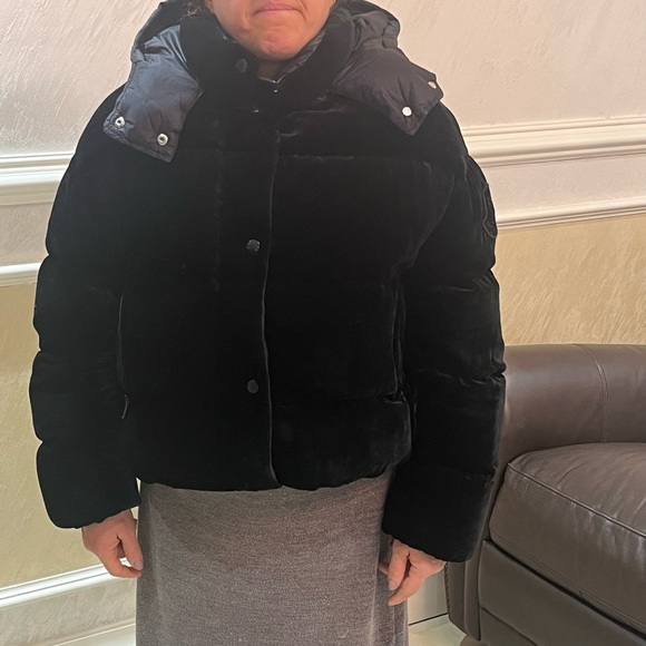 MONCLER
Black Down Velvet Daos Jacket - Picture 16 of 17